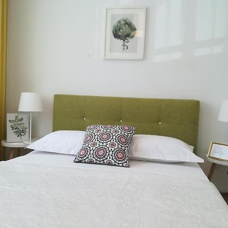 Guesthouse Smart Bukarest Exteriör bild