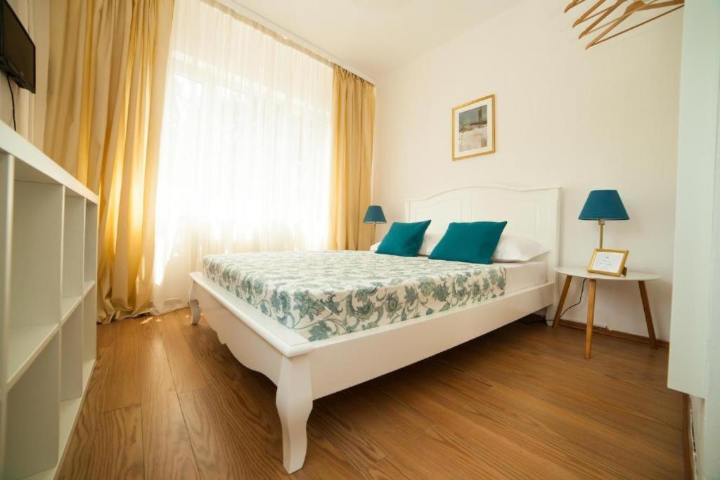 Guesthouse Smart Bukarest Exteriör bild