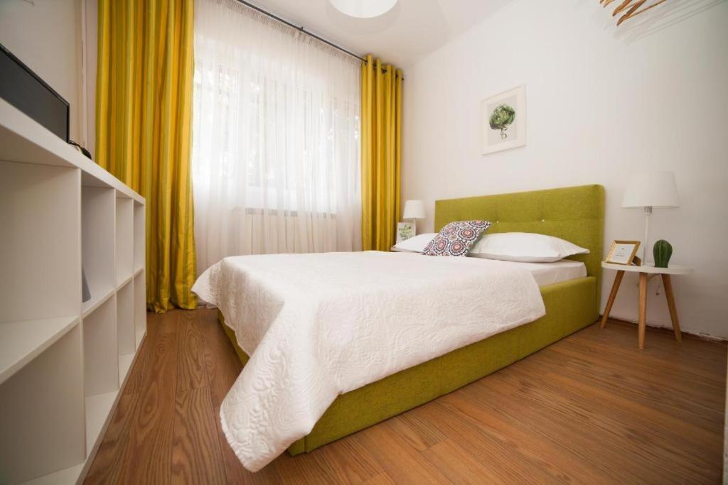 Guesthouse Smart Bukarest Exteriör bild